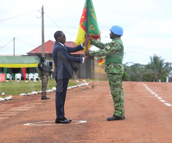 Remise de l'Etendard au 13ème Contingent Camerounais déployé à la MINUSCA