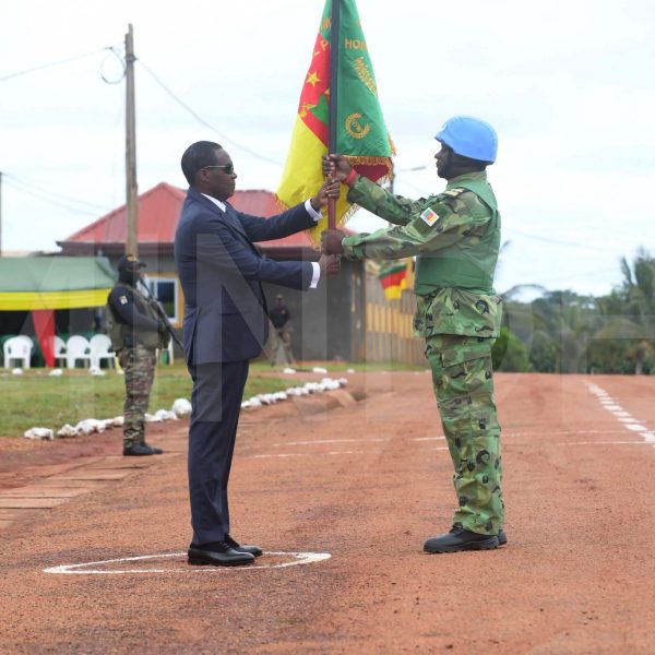 Remise de l'Etendard au 13ème Contingent Camerounais déployé à la MINUSCA